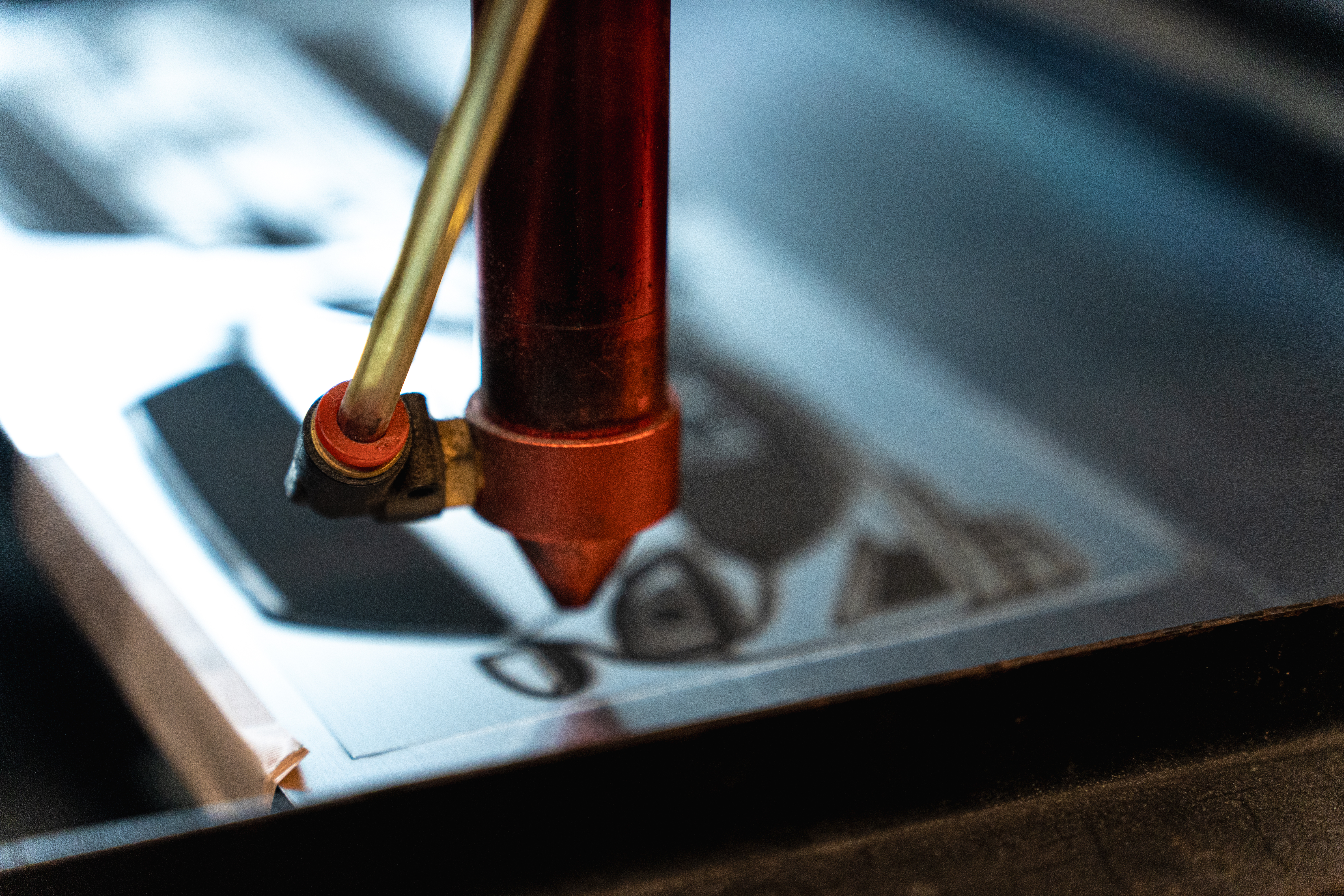 0.05mm precision engraving process